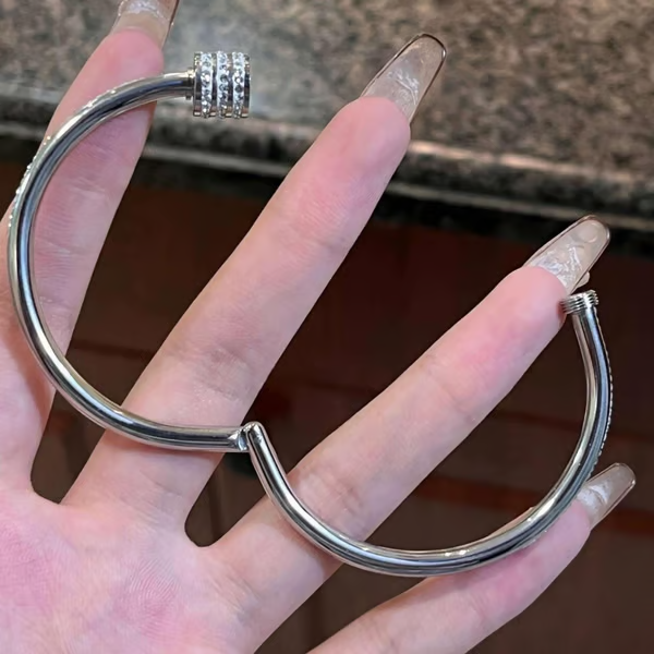 5-Piece Elegant Stainless Steel Bracelet Set, Fashionable Classic Design